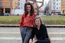 Autorinnen Maren Wurster (r.) und Franziska Hauser (l.)